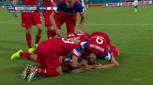 Joie des Américains après le 2e but.