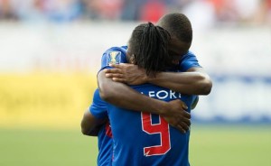 Duckens Nazon et Belfort après le but